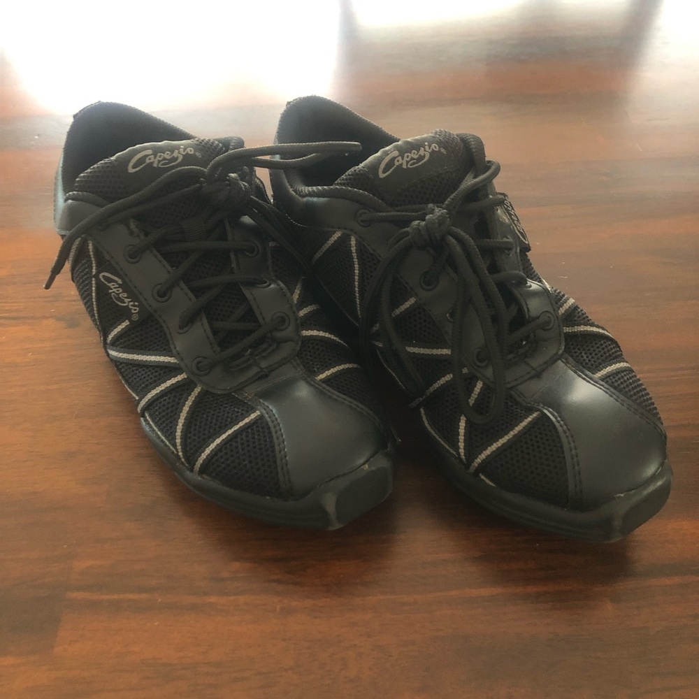 Capezio dance shoes like new